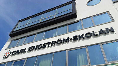 Carl Engströmgymnasiets fasad i Eslöv