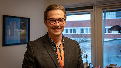 Mattias Larsson, ekonomichef