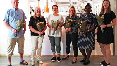 Mattias Buttler, förstekock på Calles bistro tillsammans med sina kollegor Evan Frank, Yadi Andersson och Annika Stuhre samt Carin Grundström och Kajsa Hedlund på Ekebackens förskola.