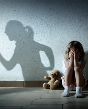 Julen kan var en tung tid för många som är utsatta för våld i en nära relation.