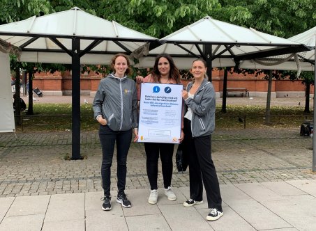 Välkommen till Stora torg i Eslöv på måndag 23 augusti kl. 13–16. Vi lämnar information om vaccination flera språk och erbjuder stöd att boka covid-19-vaccination. Vi har även möjlighet att boka tider till dig som inte har mobilt bank id.