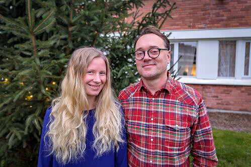 Desire Turesson och Rafal Gasecki är budget- och skuldrådgivare i kommunen.