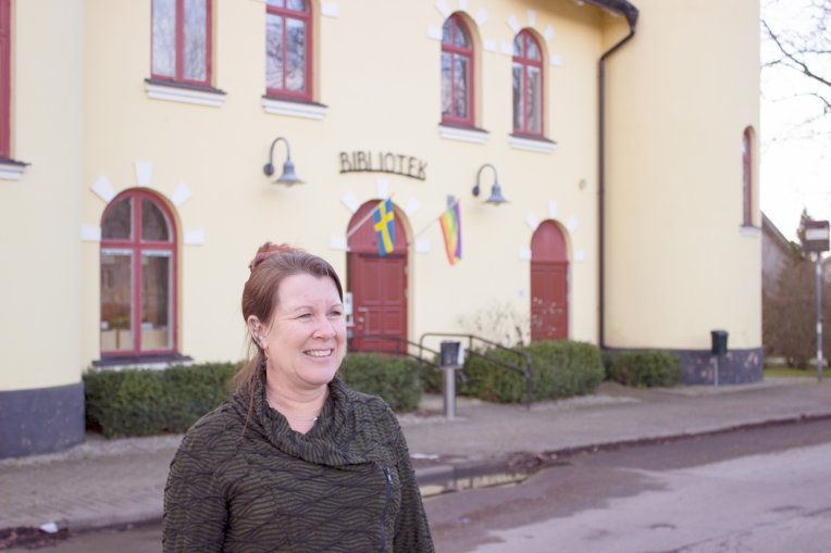 Harlösa blir kommunens andra meröppna bibliotek, efter Marieholm. Att kunna erbjuda längre öppettider på folkbiblioteken i byarna kommer ha stor betydelse, speciellt för barnfamiljerna, menar Eva Abrahamsson-Göthe som är bibliotekarie i Harlösa.