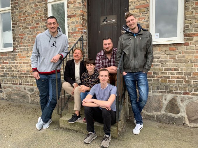 Korab Ferizi, Susanne Persson, Jennifer Gast, Tim Olsson, Joakim Eriksson och Fredrik Nilsson jobbar på Gasverket.