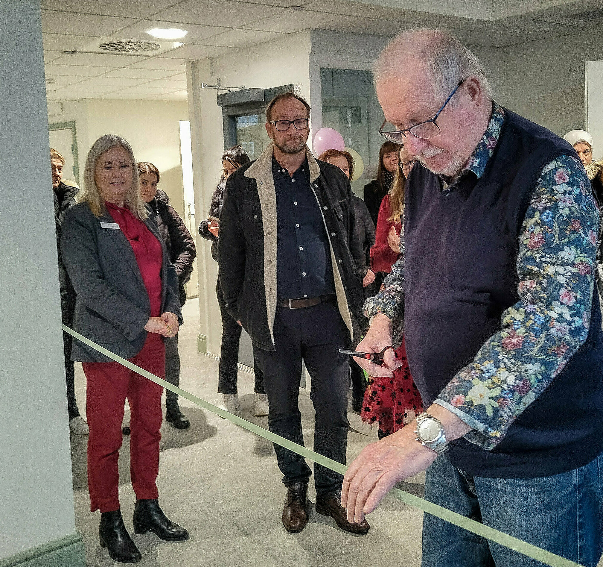 Claes-Göran Wodlin, tidigare ordförande i gymnasie- och vuxenutbildningsnämnden, klippte bandet vid invigningen av C-Huset.