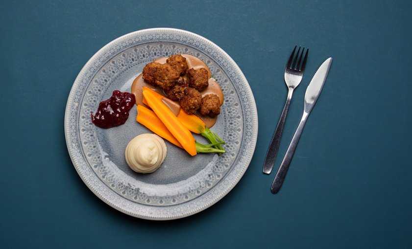 Klimatsmarta köttbullar tillagade av hälften svenskt, ekologiskt nötkött och hälften grönsaker serverades under skolornas Klimatvecka.