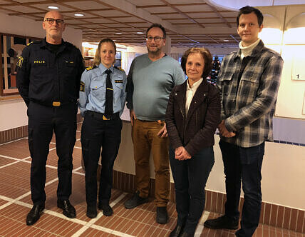 Eslövs kommunpolis Mats Odestål, Veronica Ek, chef för polisområde Eslöv, Johan Andersson, kommunstyrelsens ordförande, Catharina Malmborg, kommunstyrelsens första vice ordförande, och Martin Broms, trygghetssamordnare.